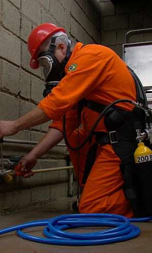Conjunto autônomo para espaço confinado Conjunto autônomo para espaço confinado